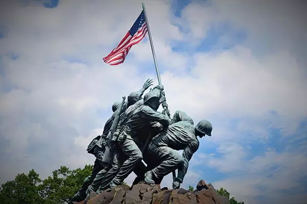 US Marine Corps War Memorial in Arlington, VA . Iwo Jima flag raising